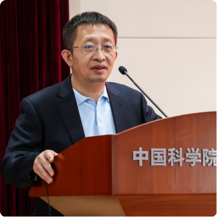 大气所举办2025年新生开学典礼暨韶华奉献奖颁奖典礼